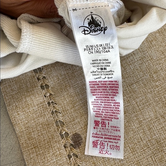 DISNEY PARKS Star Command Buzz Lightyear Sweatshirt Off White Sweater Size LG - Picture 9 of 9